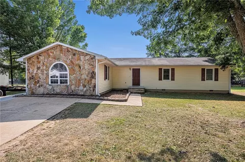 104 Timber Mill Cir, Carrollton, GA 30116
