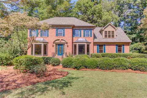 5525 Wedgewood Ct SW, Lilburn, GA 30047