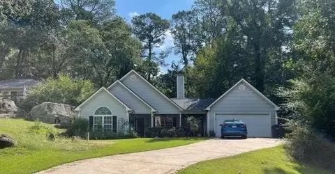 2609 Lake Capri Dr, Conyers, GA 30012