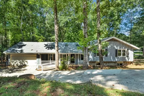 1990 Six Branches Dr, Roswell, GA 30076