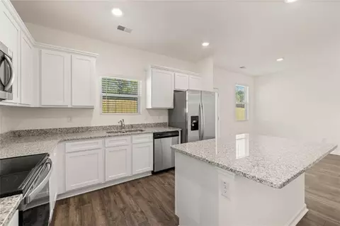 11887 Conrad Cir, Hampton, GA 30228 photo 7
