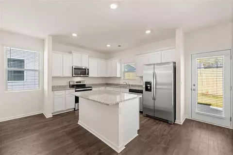 11887 Conrad Cir, Hampton, GA 30228 photo 8