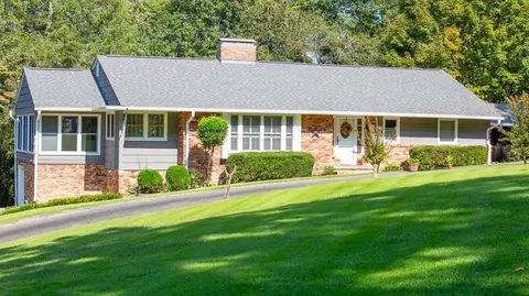 188 Hillendale Dr, Toccoa, GA 30577