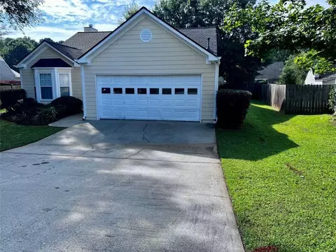 2412 Feathertree Ln, Lawrenceville, GA 30044