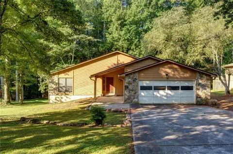 853 Steeple Chase Dr, Lawrenceville, GA 30044