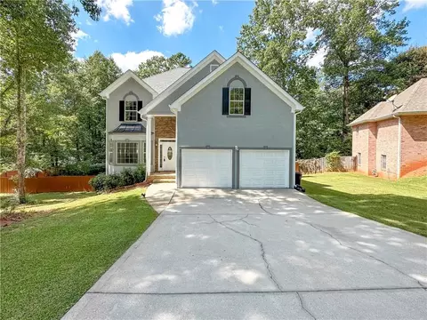9569 Lakeview Ct, Douglasville, GA 30135