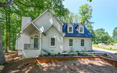 91 Sharon Ct, Dallas, GA 30132