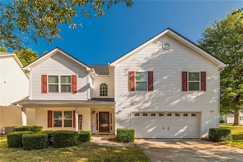 2948 Meadow Point Dr, Snellville, GA 30039