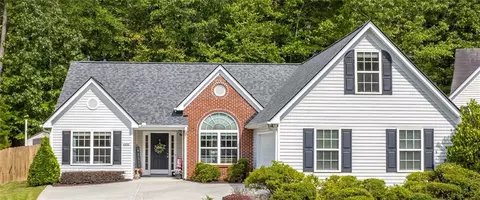 2200 Mina Lane Dr, Buford, GA 30518