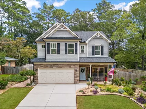 180 Jade Cove Dr, Roswell, GA 30075