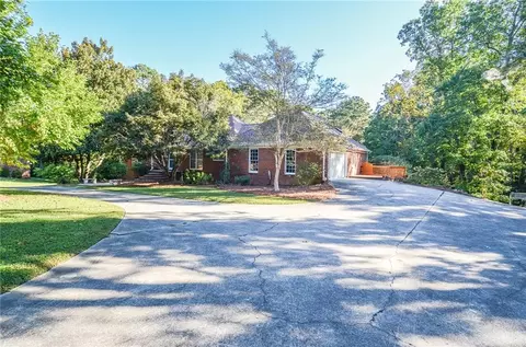 2970 Greenvalley Rd, Snellville, GA 30078