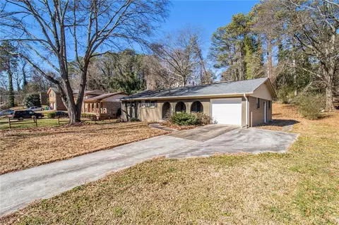 2284 Chestnut Hill Cir, Decatur, GA 30032