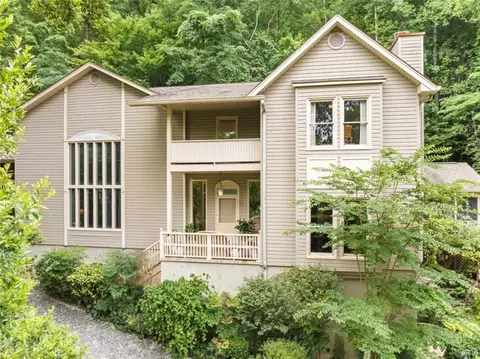 523 Chalet Dr, Sautee Nacoochee, GA 30571