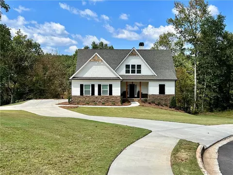 429 Riverbend Ln, Bogart, GA 30622