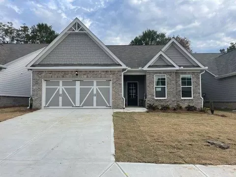 777 Kestrel Dr, Loganville, GA 30052