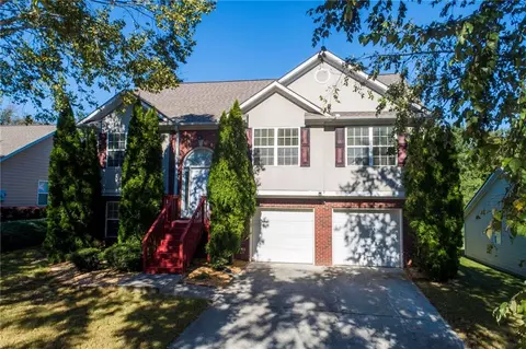 4058 Savannah Ridge Ct, Loganville, GA 30052