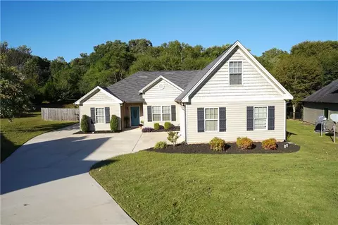 288 Stillwood Dr, Winder, GA 30680