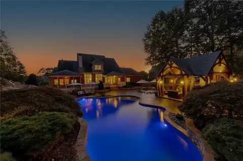 2020 Gold Leaf Pkwy, Canton, GA 30114