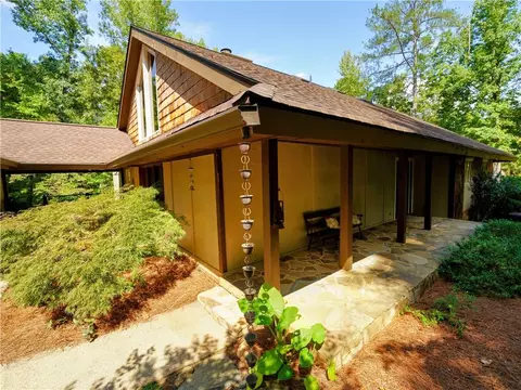 6351 Lakeview Ter, Douglasville, GA 30135