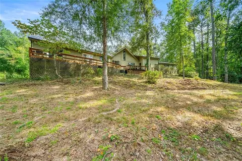 6672 Yacht Club Dr, Acworth, GA 30102