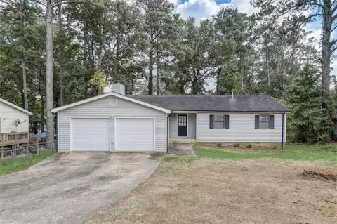 2803 Woodhollow Ln, Jonesboro, GA 30236