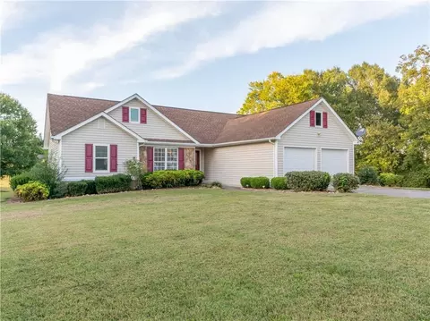 194 Field View Dr NE, Calhoun, GA 30701