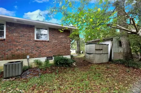 6953 Eunice Dr, Riverdale, GA 30274 photo 13