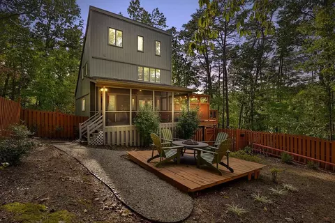 130 Chickasaw Dr, Waleska, GA 30183