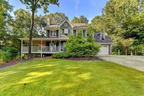 134 Springwater Trce, Woodstock, GA 30188