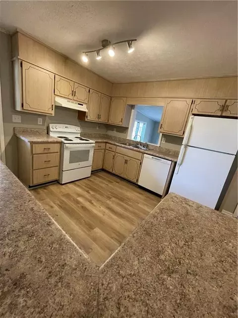 7392 Bluestone Dr, Riverdale, GA 30296 photo 4