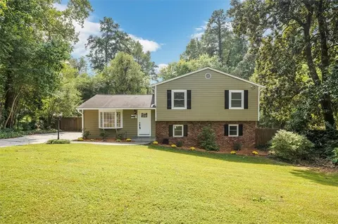 2080 Nancy Cir SE, Smyrna, GA 30080