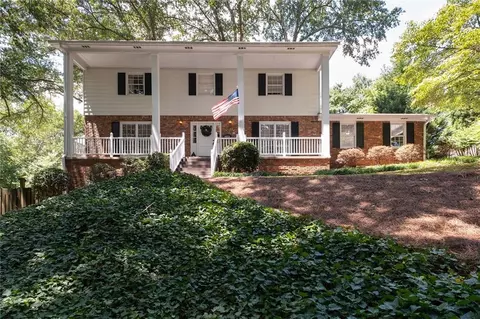 9900 La View Cir, Roswell, GA 30075