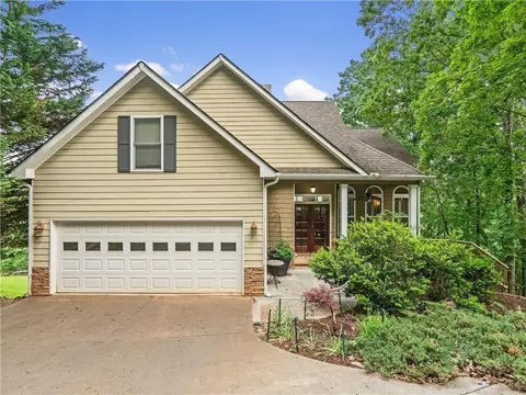 809 Lake Arrowhead Dr, Waleska, GA 30183