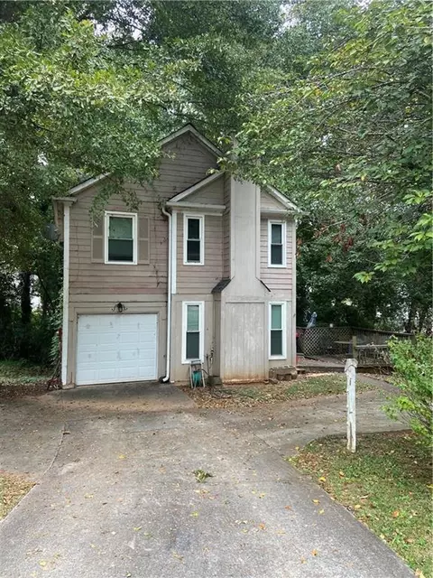 795 Brittany Ct, Stone Mountain, GA 30083