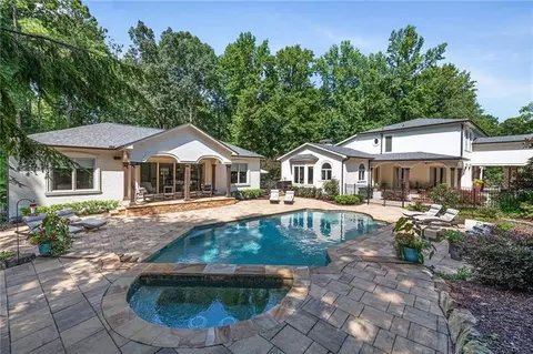 8675 Majors Rd, Cumming, GA 30041