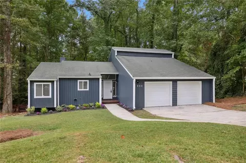 866 Post Road Cir, Stone Mountain, GA 30088