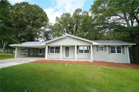 2482 Hog Liver Rd, Carrollton, GA 30117