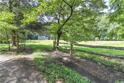 220 Sal Mountain River Rd, Sautee Nacoochee, GA 30571