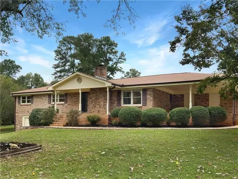 5116 Cherry Ridge Dr, Powder Springs, GA 30127
