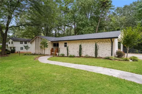 510 Waterview Ln, Stone Mountain, GA 30088