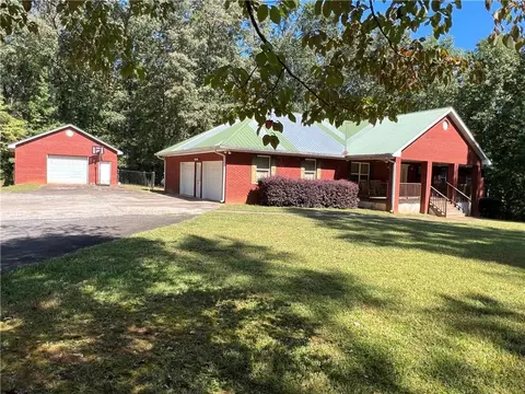 8010 Nicholson Rd, Cumming, GA 30028