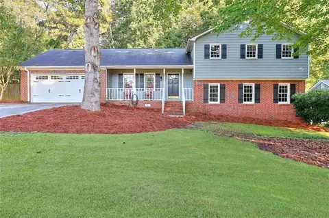 1515 Ridge Forest Ln, Grayson, GA 30017