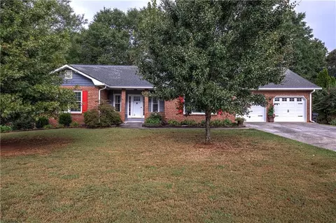 15 Cliffhanger Pointe SW, Cartersville, GA 30120