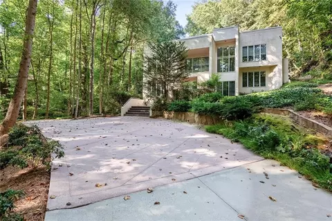 2440 W Wesley Rd NW, Atlanta, GA 30327