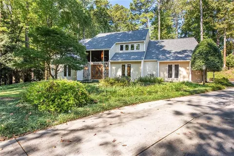 9880 Huntcliff Trce, Sandy Springs, GA 30350