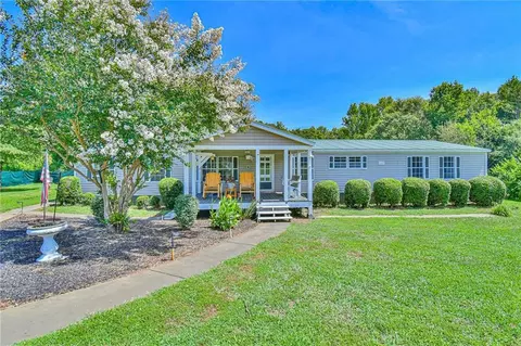 830 Neal Rd, Commerce, GA 30530 photo 2