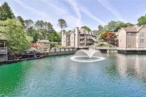 906 Mill Pond Dr SE, Smyrna, GA 30082