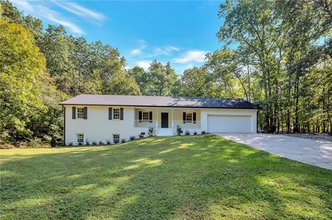 95 Ramblewood Dr SE, Silver Creek, GA 30173