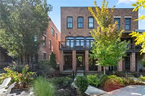 1917 Bay Line Ln, Atlanta, GA 30318