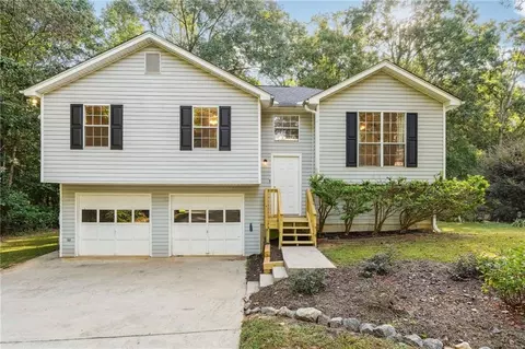 1475 Victoria St, Douglasville, GA 30134